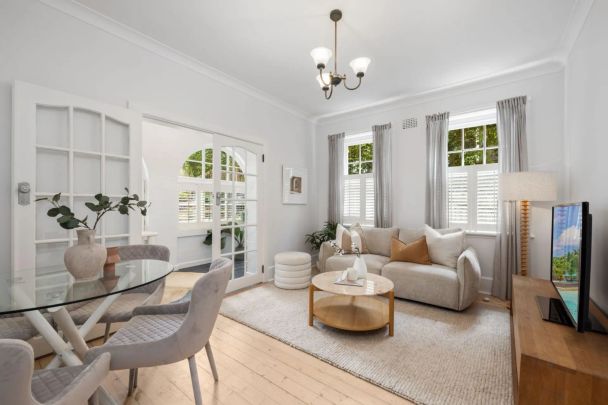 Elegant Art Deco Living in the Heart of Cremorne Point - Photo 1