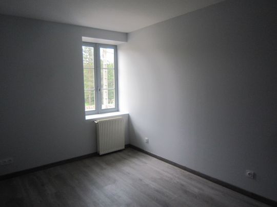 Location Appartement 3 pièces 58m² POUILLY SOUS CHARLIEU 42720 - Photo 1
