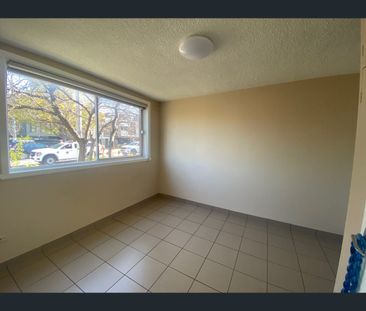 2/34 Geelong Road, Footscray, Vic 3011 - Photo 1