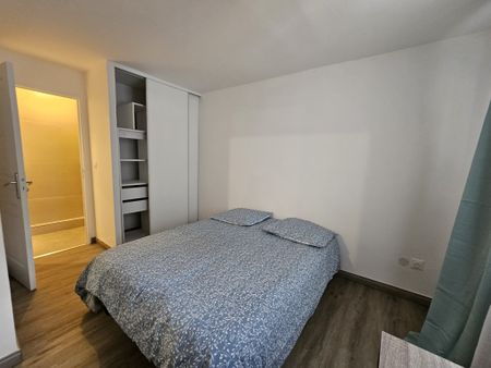 Location Appartement 4 pièces 68m² MOUFIA 97490 - Photo 2