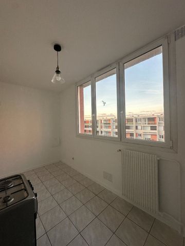 Location Appartement 3 pièces 73m² - Photo 4