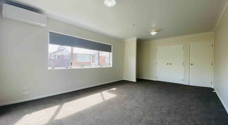 Renovated Gem In Pukekohe - Photo 2
