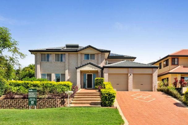 Grand Home In Mansfield State High Catchment - Photo 1