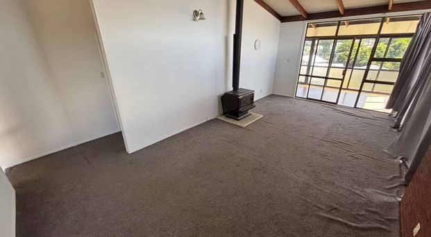 Four bedroom family home - Photo 1