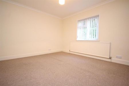 2 bedroom end of terrace house to rent - Photo 2