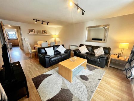 2 bedroom apartment to rent - Photo 2