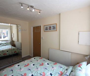 Double Room with Parking & Garden- SE16 - Photo 6