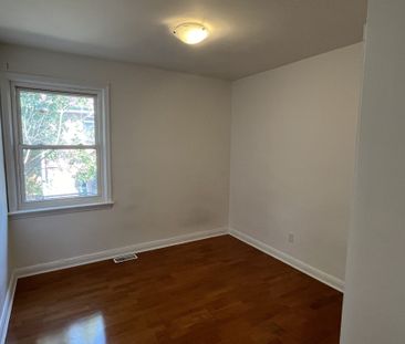 For Lease - 345 Centre Street Unit# Main, Richmond Hill, Ontario - Photo 2