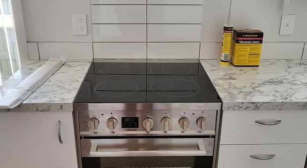 Newly Renovated Family Home in Central Paraparaumu - Photo 1