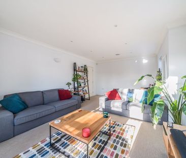 Meadrow, Godalming, Surrey, GU7 - Photo 4