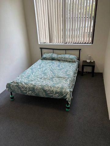 Kensington - Photo 3