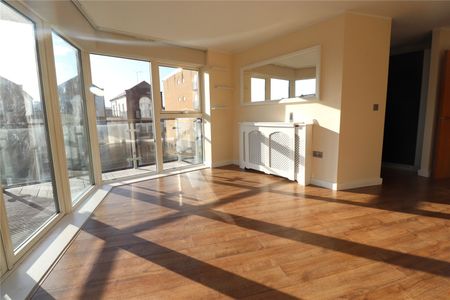 Bessborough House, Carmichael Avenue, Ingress Park, DA9 9FF - Photo 2