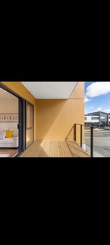 Modern 3BR Townhouse in Flat Bush - Photo 4