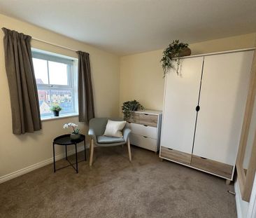 1 bedroom in a house share to rent - Photo 3