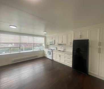 For Lease - 1985 Lawrence Avenue Unit# 2, Toronto, Ontario - Photo 2