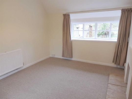 2 bedroom end of terrace house to rent - Photo 1