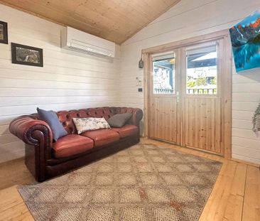 Charming 3-Bedroom Home in East Jindabyne - Photo 1