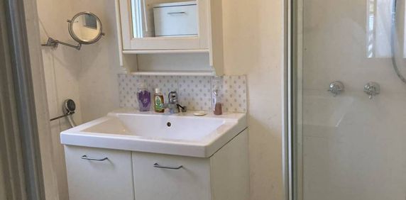 Cosy 3x1 with Sleep out, in Bruce Rock - Photo 2