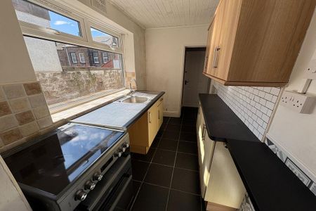 2 bedroom terraced house to rent - Photo 3