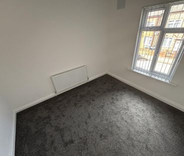 2 bedroom house - mid terrace to rent - Photo 3