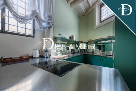 Splendid Renovated Apartment in the Heart of Florence - Photo 3