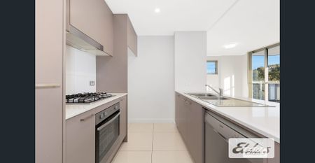 Modern Apartment with View - Photo 4