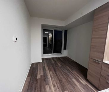 For Lease - 75 Canterbury Place Unit# 517, Toronto, Ontario - Photo 1