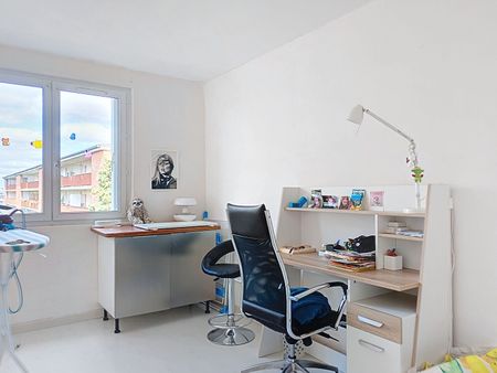 Appartement à louer - REIMS- POMMERY - Photo 3