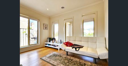 BEAUTIFULLY FURNISHED LAKE-FACING GRANDEUR - Photo 5