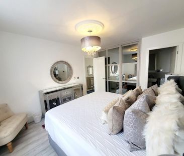 4 bedroom semi-detached house to rent - Photo 1
