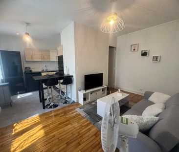 Location Appartement 2 pièces 32m² ST MAUR DES FOSSES 94100 - Photo 3