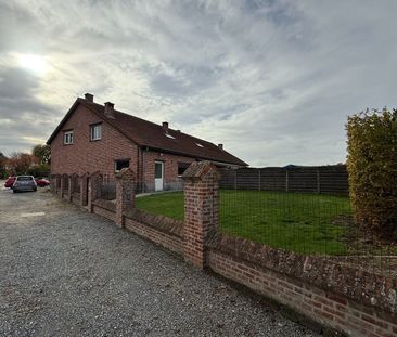 Charmante halfopen bebouwing met 2 slaapkamers - Photo 1