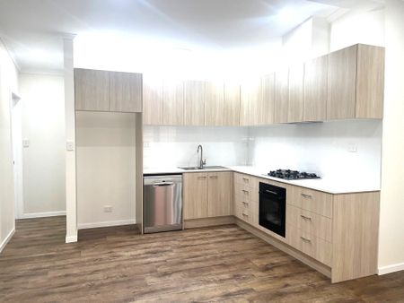 FULLY RENOVATED GEM IN THE HEART OF FITZROY NORTH - Photo 2