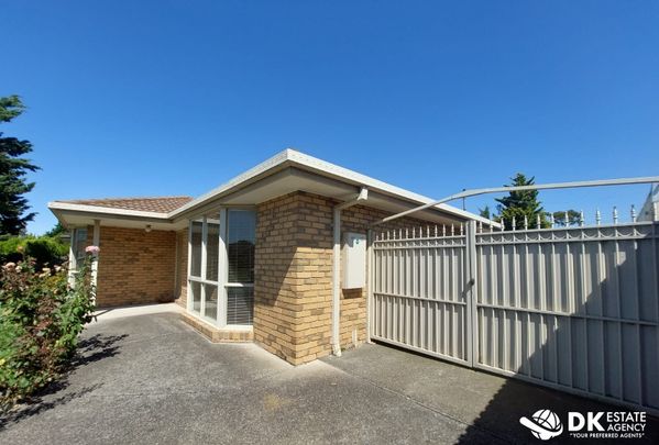 A Quiet and Perfectly Location Access to Freeway - Photo 1