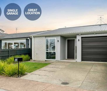 Modern & Stylish Ramarama Living - Photo 4