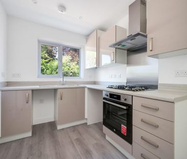 2 bedroom end of terrace house to rent - Photo 3