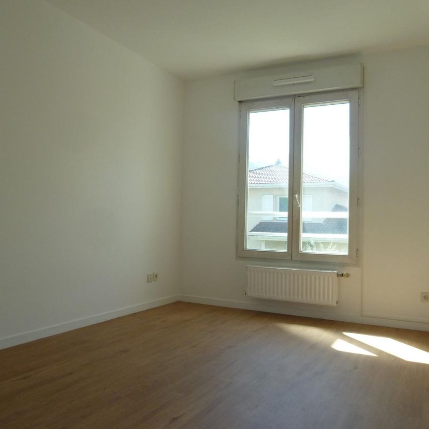 Location Appartement 2 pièces 50m² ST MARTIN D HERES 38400 - Photo 1