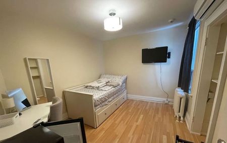 For Lease - 1074 Bloor Street, Toronto, Ontario - Photo 2