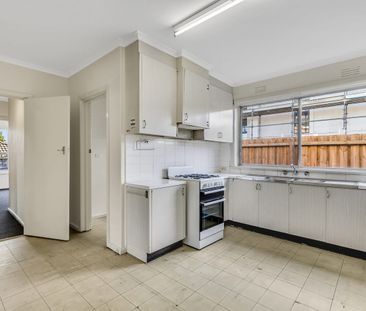 Ideal Location! - Photo 5