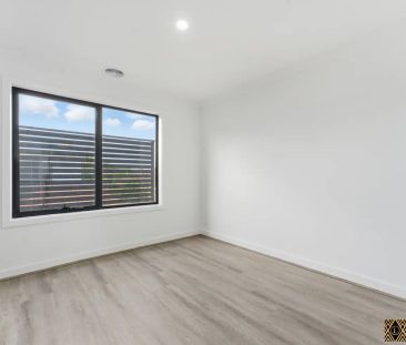 “9/6 Blake Court, Truganina - Stylish & Spacious Townhome in Trugan... - Photo 3