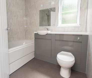 Lyon Close, Maidenbower, Crawley - Photo 5