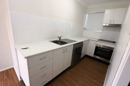 NEAR NEW 3 BEDROOM GRANNY-FLAT - Photo 2