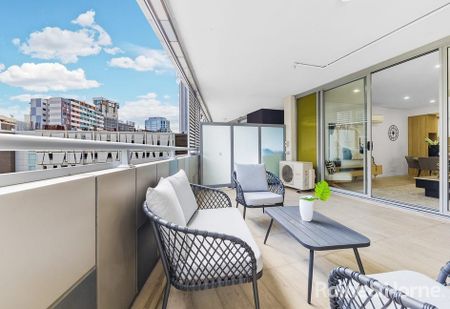 Spacious three-bedroom apartment in the Heart of Parramatta - Photo 2