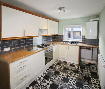 3 bedroom terraced house to rent - Photo 3