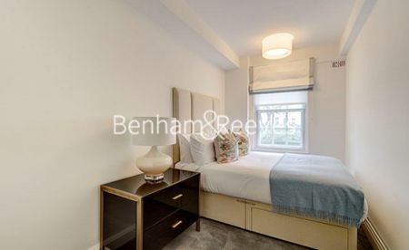 2 Bedroom flat to rent in Pelham Court, Fulham Road, Chelsea, SW3 - Photo 2