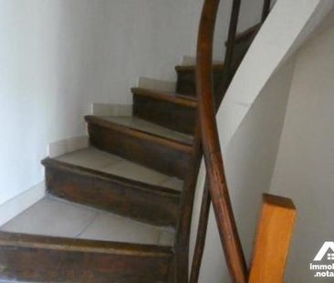 ORBEC - Centre ville, place de la mairie. Appartement en duplex - Photo 4