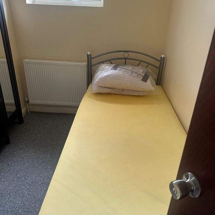 Room in a Shared House, Queens Road, E11 - Photo 1