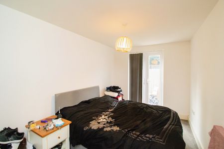 2 bedroom maisonette to rent East Street, Southend On Sea, SS2 - Photo 4