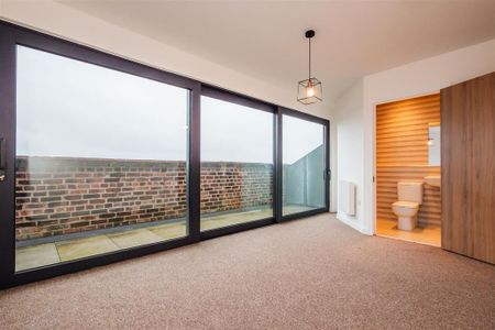 3 bedroom penthouse to rent - Photo 5