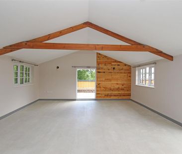 2 bedroom detached bungalow to rent - Photo 2